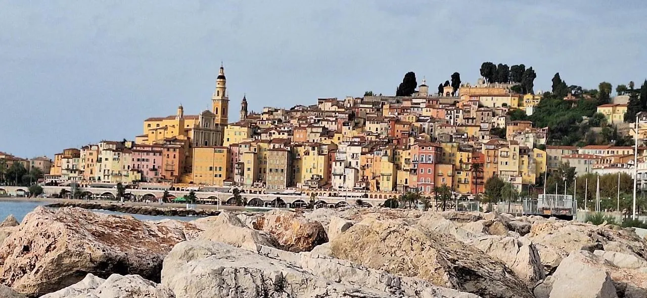 Studio Lumineux Avec Parking Proche Monaco, Nice, Plage Et Gare Menton